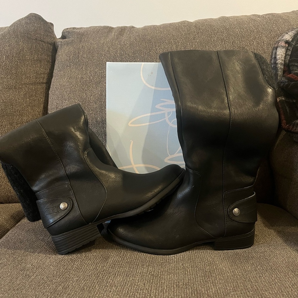Life Stride Women’s Knee-High Leather Boots Size 7